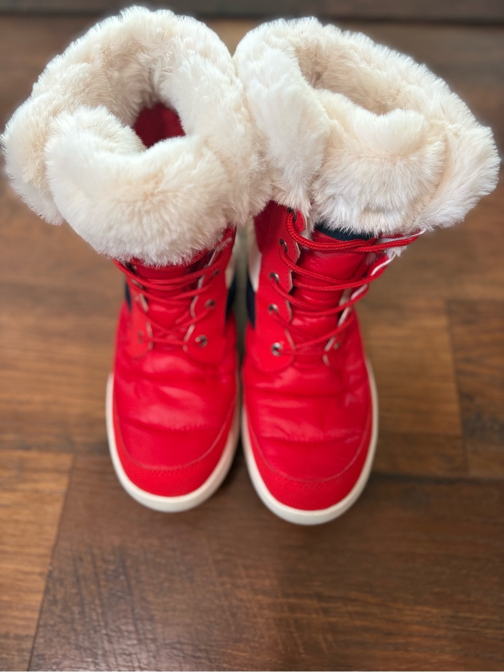Sperry Red Lace-Up Winter Boots with Cream Faux-Fur Collar